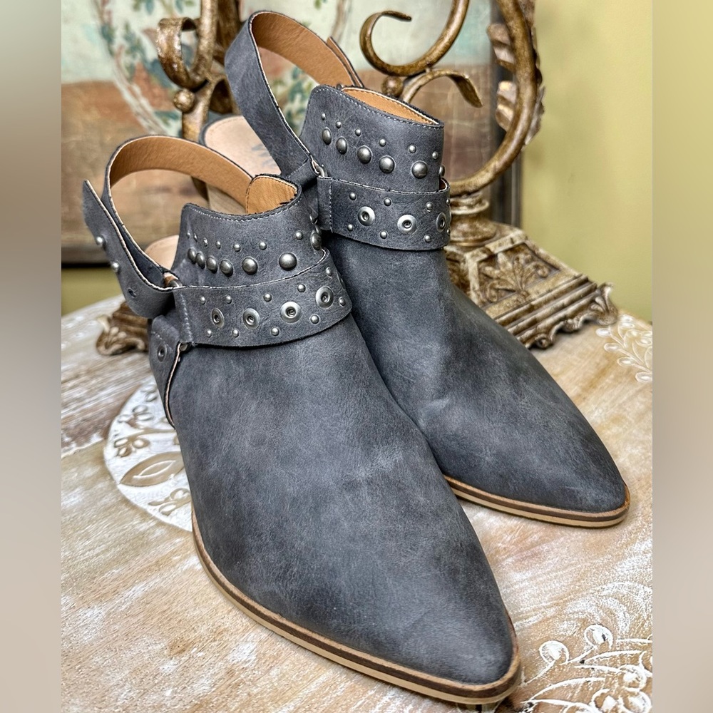 EUC Mi.iM “Philomena” Studded Bohemian-Western Ankle Bootie Slingback Strap Sz 9